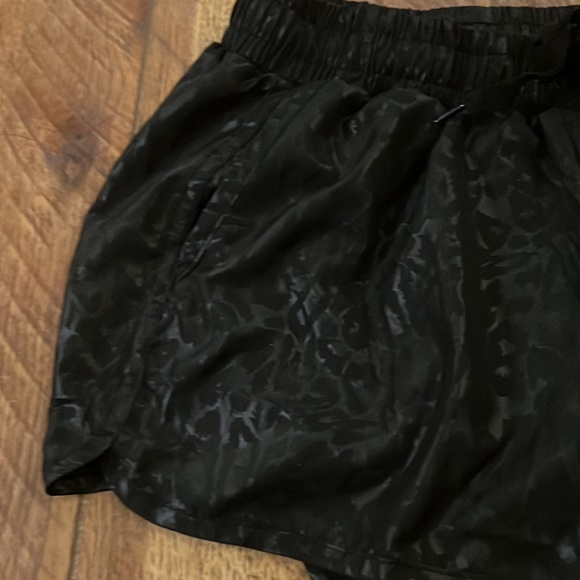 Zyia Active Bomber Medium Shorts Black Animal Metallic - Picture 6 of 13